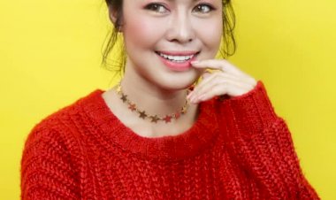 [មានវីដេអូខាងក្រោម] តារាទឹកភ្នែកកញ្ញា នី មុន្នីនាថ ប្រាប់ថ្ងៃរៀបការ