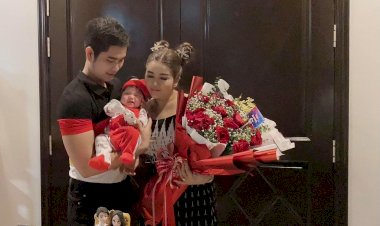 [មានវីដេអូខាងក្រោម] យប់មិញអ្នកនាង សួស វីហ្សា ធ្វើរឿងមួយនៅថ្ងៃខួបអាពាហ៍ពិពាហ៍គំរបមួយឆ្នាំ