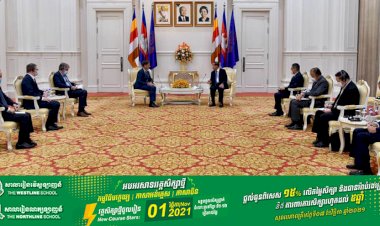 សម្ដេចតេជោ ហ៊ុន សែន អញ្ជើញទទួលជួបពិភាក្សាការងារជាមួយ ឯកអគ្គរដ្ឋទូតបារាំងថ្មី ប្រចាំនៅកម្ពុជា