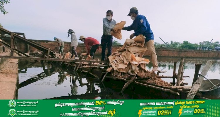 អាជ្ញាធរជាតិអប្សរា ធ្វើការជួសជុលកាំជណ្តើរច្រាំងកសិន្ធុប្រាសាទអង្គរវត្ត ផ្នែកខាងត្បូង នៃស្ពានហាល